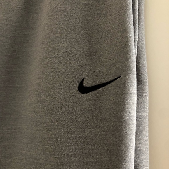 Nike Women’s Super Cozy Gray Lined Jogger Sweatpants - Picture 7 of 7